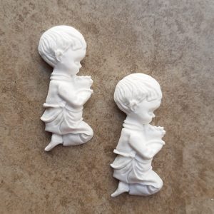 Aplique Menino Rezando 2,5cm x 5,5cm – Mod. 812